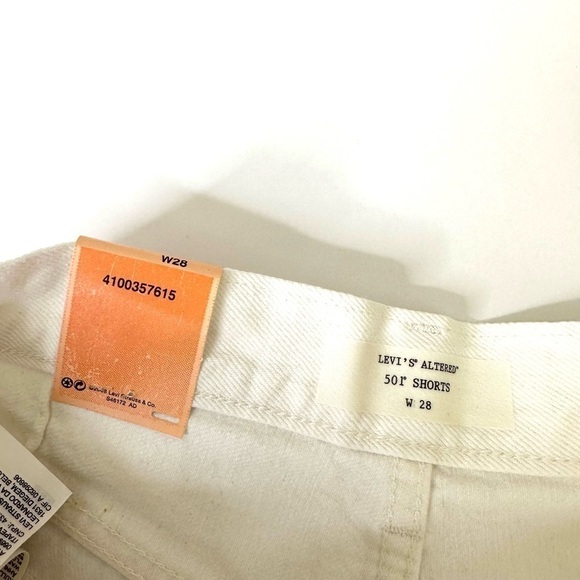 Levi’s 501 Altered Zip White Jean Shorts - Picture 8 of 8